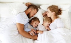 Jusqu’à quel âge un enfant peut-il dormir avec ses parents ?