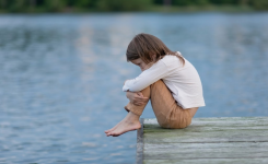 Ces enfants devenus “trop responsables” trop tôt ont souvent ce trait à l’âge adulte