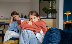Couper les ponts avec ses parents est souvent lié à ces 5 expériences vécues durant l'enfance