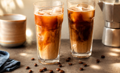 En pleine canicule, voici la recette du café glacé maison que l'on prépare tous les jours pour se rafraîchir