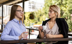 Les 7 signes qu'une personne essaie discrètement de contrôler votre vie