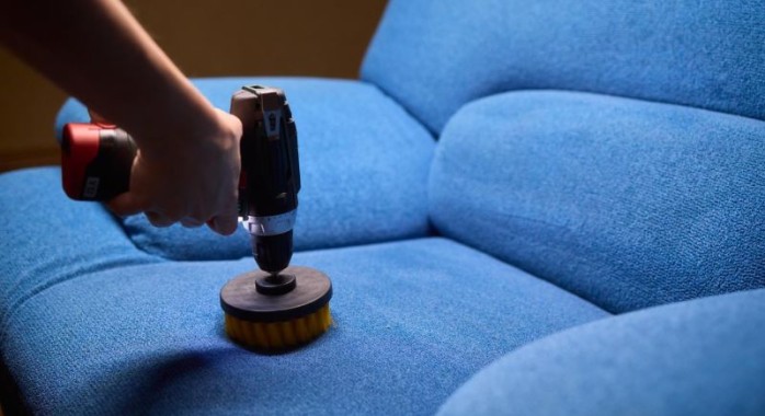  enlever les taches sur un fauteuil de bureau en tissu