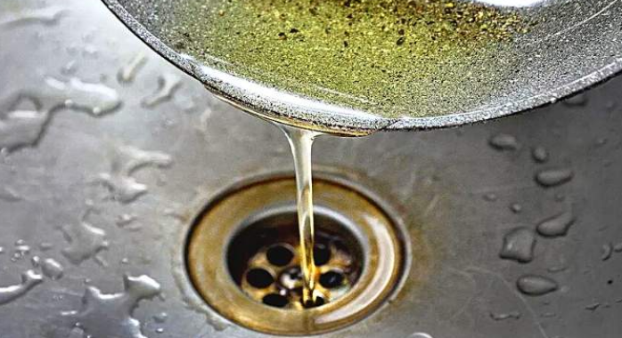 Où jeter l'huile de friture